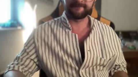 Snapshot of paulsimpsn chatting on September 23, 2025, 7:55 am love bush online show from September 23, 2025, 7:55 am