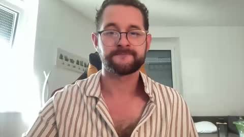 Snapshot of paulsimpsn chatting on September 28, 2025, 9:14 am love bush online show from September 28, 2025, 9:14 am