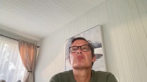 paulwill2377 online show from November 18, 2025, 12:27 am