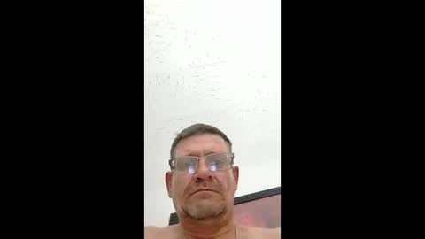 Snapshot of paulymcdona chatting on March 31, 2026, 1:40 am paulymcdona online show from March 31, 2026, 1:40 am