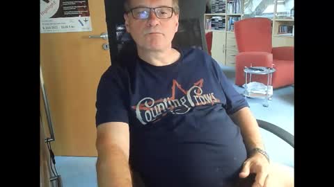 Snapshot of pavlovsdog2006 chatting on October 20, 2025, 8:15 am Pavlov aka Peter online show from October 20, 2025, 8:15 am