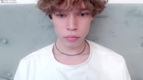 Snapshot of pawclaw chatting on February 9, 2026, 10:58 pm pawclaw online show from February 9, 2026, 10:58 pm