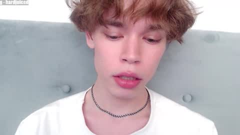 Snapshot of pawclaw chatting on February 10, 2026, 11:31 pm pawclaw online show from February 10, 2026, 11:31 pm