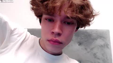 Snapshot of pawclaw chatting on February 20, 2026, 9:59 pm pawclaw online show from February 20, 2026, 9:59 pm