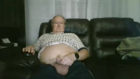 pawelek online show from February 11, 2026, 7:46 am