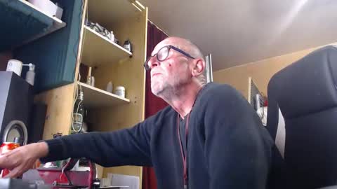 pc8474408 online show from May 5, 2026, 7:00 pm