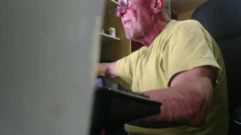Snapshot of pc8474408 chatting on June 25, 2026, 3:05 pm pc8474408 online show from June 25, 2026, 3:05 pm