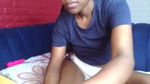 peach_melbah online show from November 12, 2025, 8:08 pm