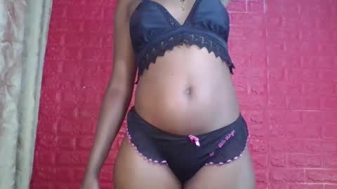 peach_melbah online show from April 10, 2026, 8:24 pm