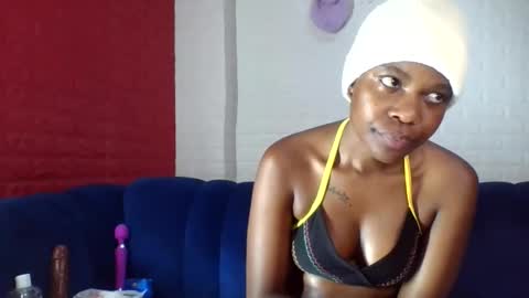 peach_melbah online show from May 23, 2026, 9:35 am