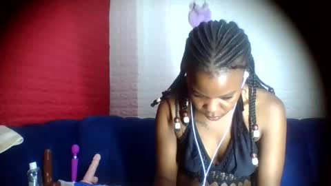 peach_melbah online show from June 19, 2026, 9:24 am
