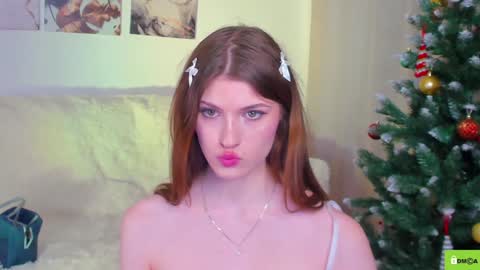 Snapshot of peach_mila chatting on December 18, 2024, 6:03 pm your love online show from December 18, 2024, 6:03 pm