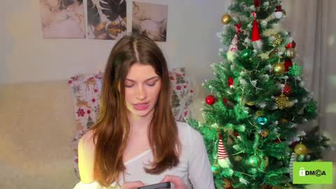 Snapshot of peach_mila chatting on December 28, 2024, 1:59 pm your love online show from December 28, 2024, 1:59 pm