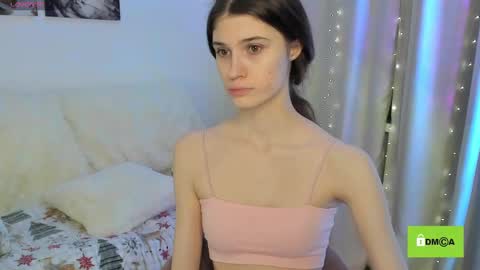 Snapshot of peach_mila chatting on January 26, 2025, 12:26 am your love online show from January 26, 2025, 12:26 am