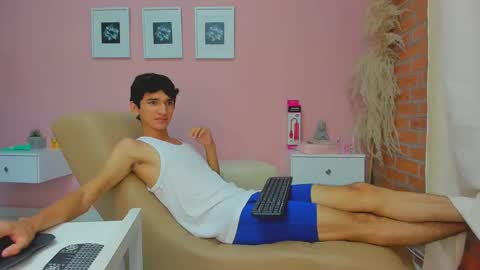 peach tyron online show from December 19, 2024, 6:34 pm