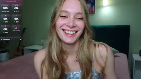 Lexy Peach online show from September 9, 2025, 7:35 pm