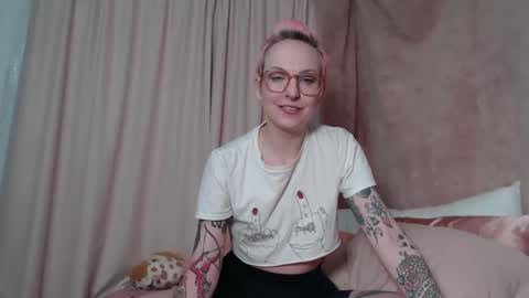 Peach online show from February 20, 2026, 4:53 am