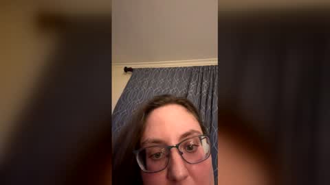 peachesbestfriend online show from April 1, 2026, 5:19 am