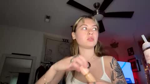 peachesncreampiezz online show from May 14, 2026, 10:49 pm