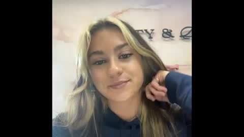 Snapshot of peachesncreampiezz chatting on June 27, 2026, 6:02 pm peachesncreampiezz online show from June 27, 2026, 6:02 pm