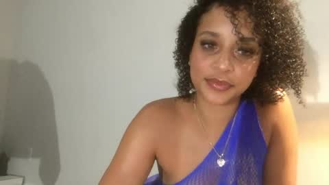 peachessinclair online show from August 10, 2026, 1:53 am