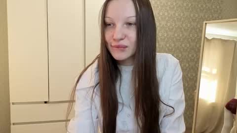 Snapshot of peachvelora chatting on April 15, 2026, 2:18 am Alice online show from April 15, 2026, 2:18 am