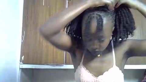 Snapshot of peachy_ebony chatting on October 26, 2025, 3:45 am peachy_ebony online show from October 26, 2025, 3:45 am
