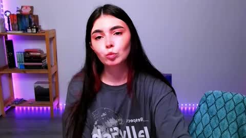 Peachy online show from September 26, 2025, 5:17 pm