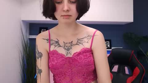 peachydreamm online show from October 11, 2025, 6:17 pm