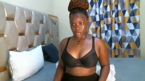 Snapshot of peachygirl255 chatting on October 7, 2025, 6:10 am Peachy online show from October 7, 2025, 6:10 am