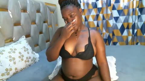 Snapshot of peachygirl255 chatting on October 20, 2025, 6:25 am Peachy online show from October 20, 2025, 6:25 am