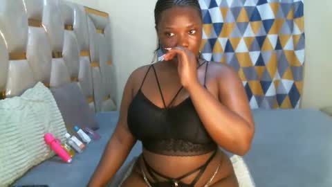 Snapshot of peachygirl255 chatting on May 30, 2026, 11:24 pm Peachy online show from May 30, 2026, 11:24 pm
