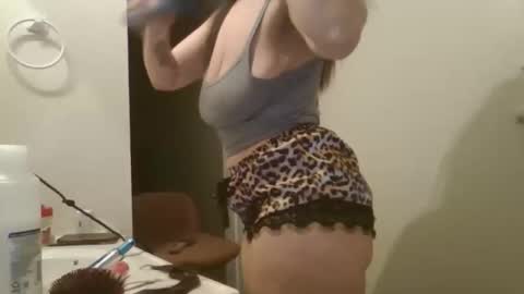 peachyhoneydrip online show from May 10, 2026, 2:06 am