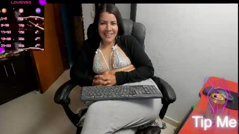 Snapshot of peanut_tangerine chatting on July 14, 2026, 2:05 am Tangerine Penaut online show from July 14, 2026, 2:05 am