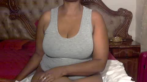 Snapshot of pearassmmm chatting on February 17, 2025, 8:58 pm pearassmmm online show from February 17, 2025, 8:58 pm