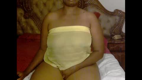 Snapshot of pearassmmm chatting on February 23, 2025, 8:33 pm pearassmmm online show from February 23, 2025, 8:33 pm