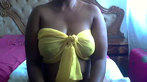 Snapshot of pearassmmm chatting on February 27, 2025, 8:28 am pearassmmm online show from February 27, 2025, 8:28 am