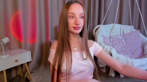 Snapshot of pearl_bloom chatting on May 27, 2026, 11:46 pm Sex Leah online show from May 27, 2026, 11:46 pm
