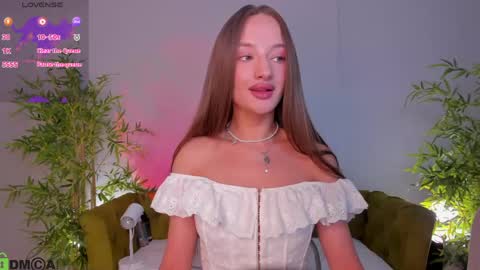 Snapshot of pearl_bloom chatting on June 8, 2026, 12:47 am Sex Leah online show from June 8, 2026, 12:47 am