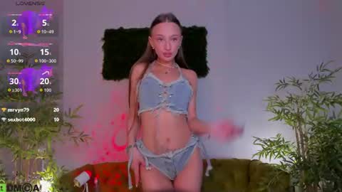 Snapshot of pearl_bloom chatting on June 24, 2026, 1:04 am Sex Leah online show from June 24, 2026, 1:04 am