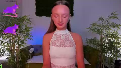 Snapshot of pearl_bloom chatting on July 16, 2026, 1:22 am Sex Leah online show from July 16, 2026, 1:22 am
