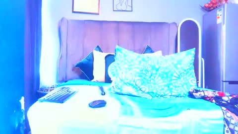 Snapshot of pearlblu38 chatting on June 2, 2026, 6:48 am Pearl online show from June 2, 2026, 6:48 am