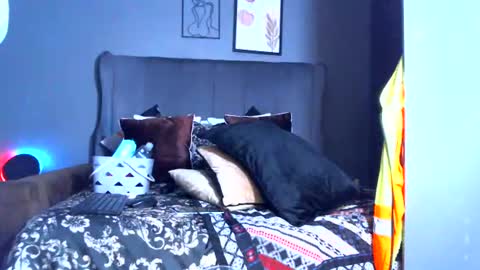Snapshot of pearlblu38 chatting on July 29, 2026, 3:54 pm Pearl online show from July 29, 2026, 3:54 pm