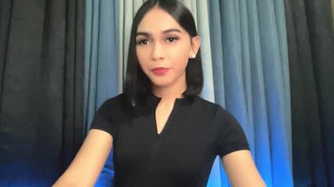 Snapshot of pearlmoore chatting on November 6, 2025, 4:19 pm Pearl online show from November 6, 2025, 4:19 pm