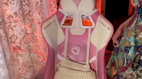 Snapshot of pearlprincess_ chatting on September 25, 2025, 4:38 am Adelina online show from September 25, 2025, 4:38 am