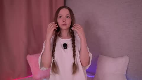 pearly_peach_ online show from April 21, 2026, 4:23 pm