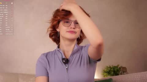 Lily online show from October 1, 2025, 1:22 am