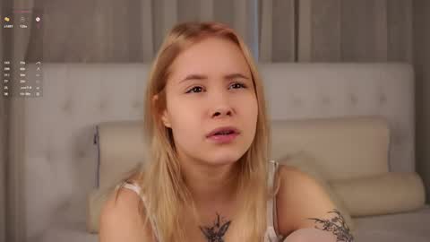 Lily online show from April 29, 2026, 1:32 am