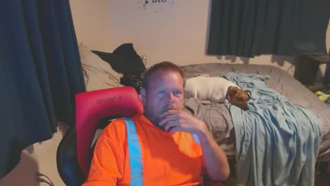 Snapshot of pecker40 chatting on October 9, 2025, 12:08 am pecker40 online show from October 9, 2025, 12:08 am