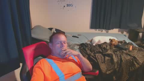 Snapshot of pecker40 chatting on October 12, 2025, 1:26 am pecker40 online show from October 12, 2025, 1:26 am